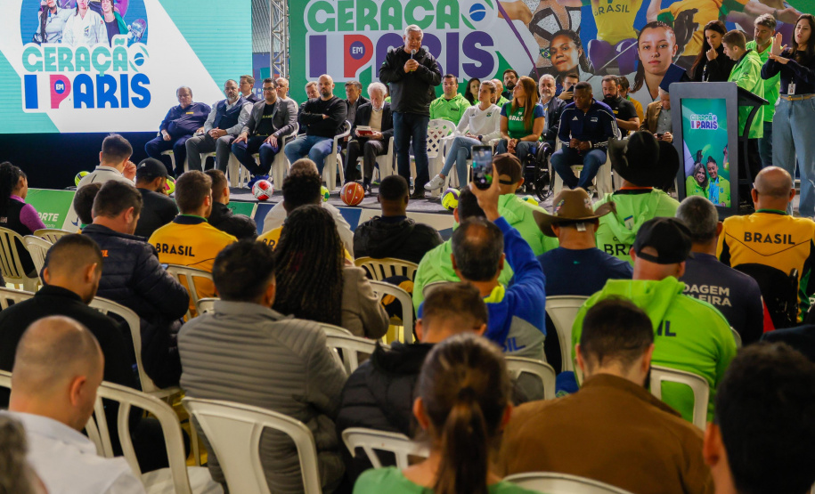 Governador em exercício Darci Piana participa do evento Transformando Pessoas, Formando Vencedores, evento que reuniu atletas e técnicos paranaenses que vão participar dos Jogos Olímpicos e Paralímpicos de Paris 2024.  Foto: Gabriel Rosa/AEN