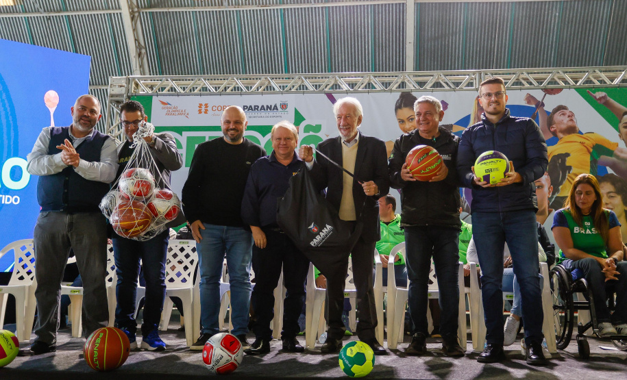 Governador em exercício Darci Piana participa do evento Transformando Pessoas, Formando Vencedores, evento que reuniu atletas e técnicos paranaenses que vão participar dos Jogos Olímpicos e Paralímpicos de Paris 2024.  Foto: Gabriel Rosa/AEN