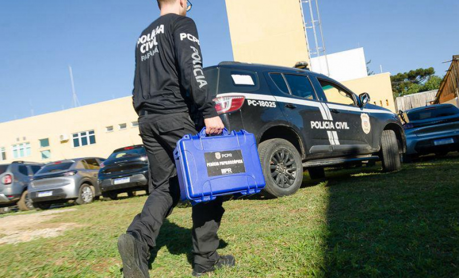 Taxa de homicídios cai 31% em uma década no Paraná, maior redução do Sul do Brasil.