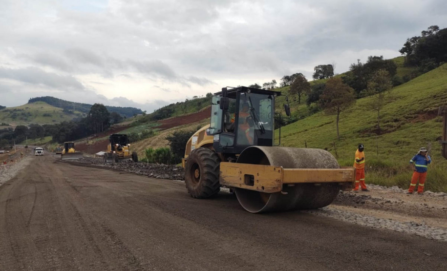Pavimentação entre Pitanga e Mato Rico está 74% finalizada