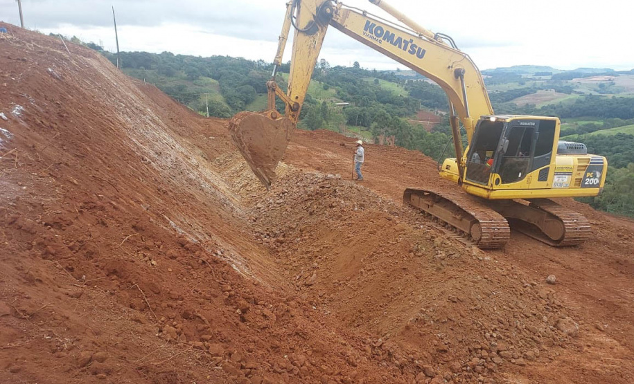 Pavimentação entre Pitanga e Mato Rico está 74% finalizada