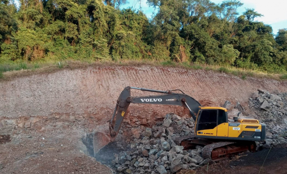 Pavimentação entre Pitanga e Mato Rico está 74% finalizada