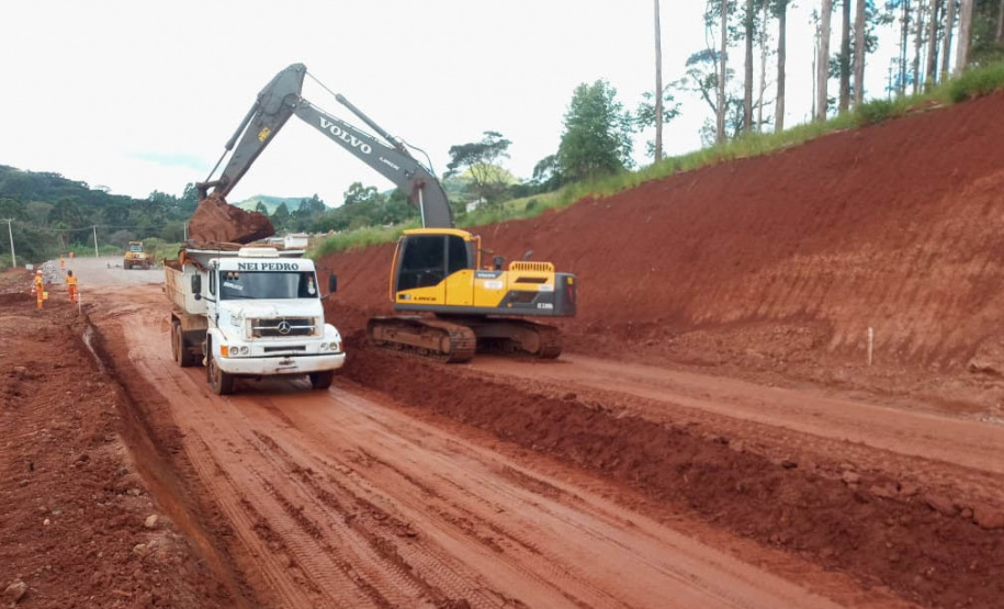 Pavimentação entre Pitanga e Mato Rico está 74% finalizada