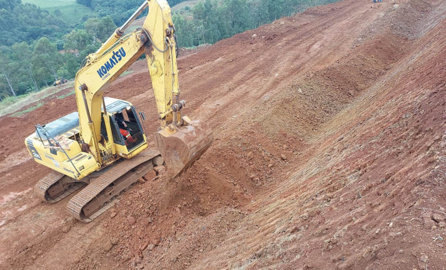 Pavimentação entre Pitanga e Mato Rico está 74% finalizada