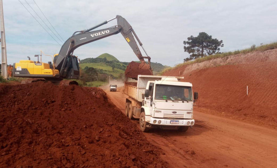 Pavimentação entre Pitanga e Mato Rico está 74% finalizada