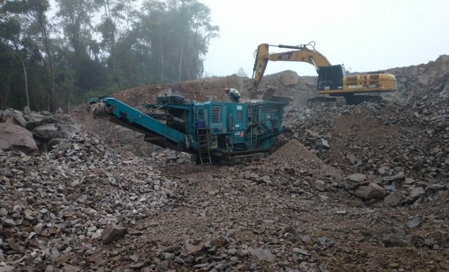 Pavimentação entre Pitanga e Mato Rico está 74% finalizada