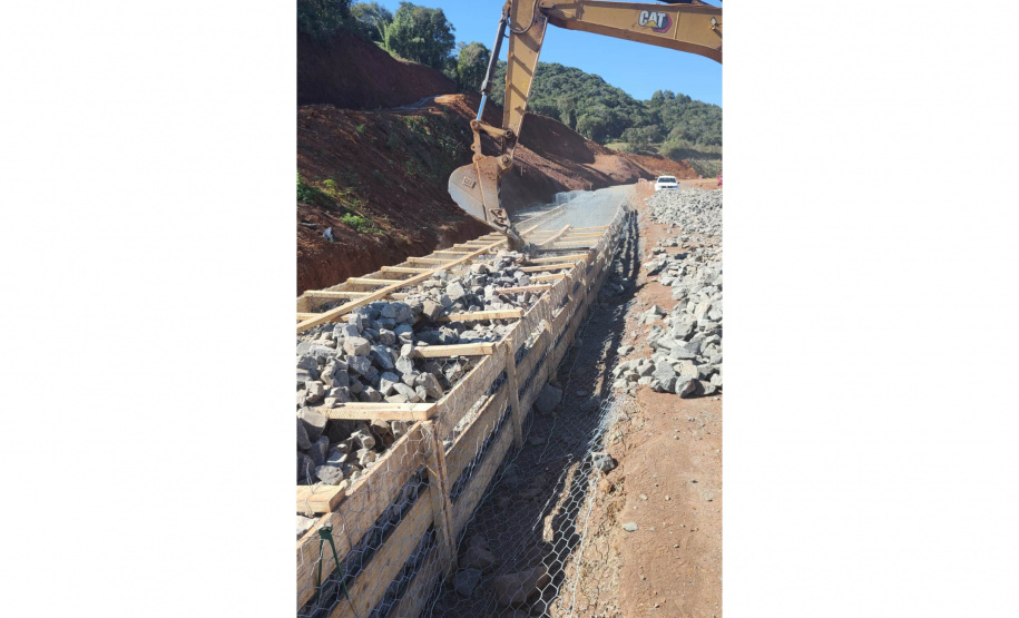 Pavimentação entre Pitanga e Mato Rico está 74% finalizada