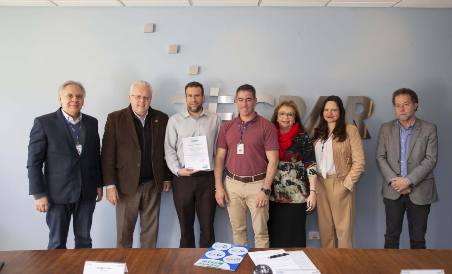 Tecpar concede primeira certificação para laboratório veterinário