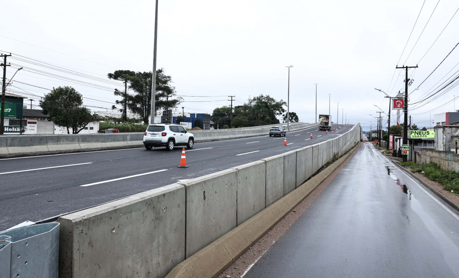 Novo viaduto de São José dos Pinhais tem pista superior liberada para o tráfego