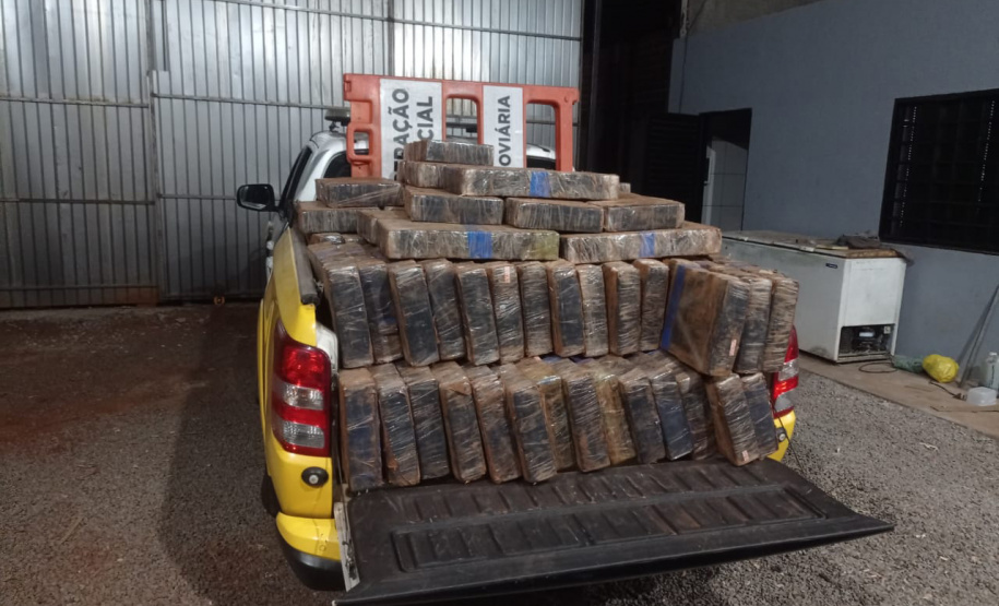 PMPR APREENSÃO MACONHA