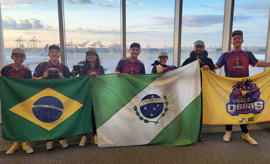 Estudantes de 13 a 28 anos de colégios públicos e privados de Curitiba e região alcançaram a segunda colocação entre 100 equipes de vários países em um torneio internacional realizado nos dias 7 a 9 de junho em Massachusetts. Projeto deles visa melhorar a mobilidade de pessoas idosas.