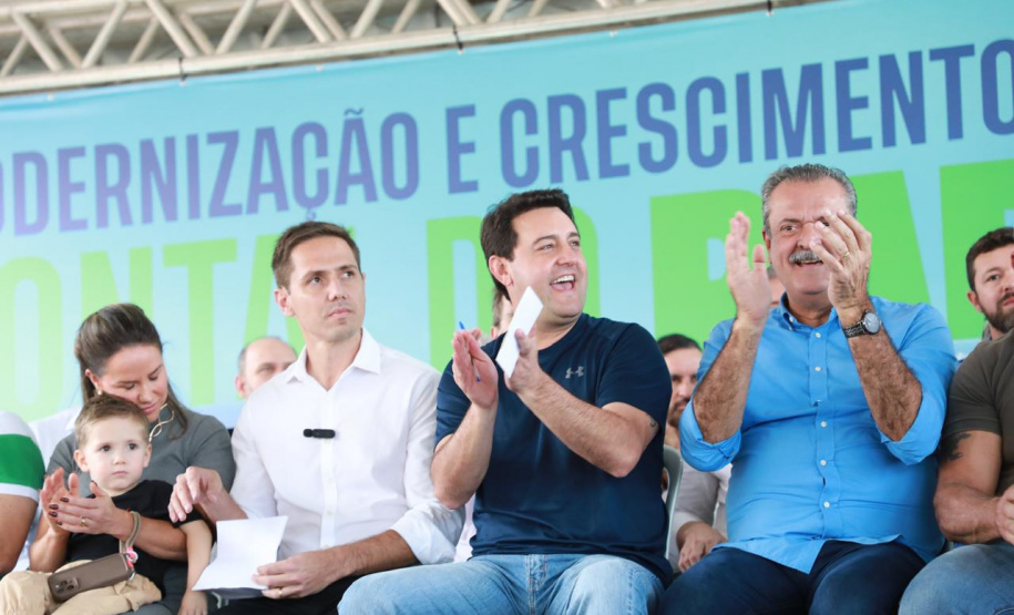 O governador Carlos Massa Ratinho Junior anunciou neste sábado (22), no balneário de Praia de Leste, o projeto de modernização da orla de Pontal do Paraná e um pacote de investimentos para a cidade que ultrapassará R$ 96 milhões