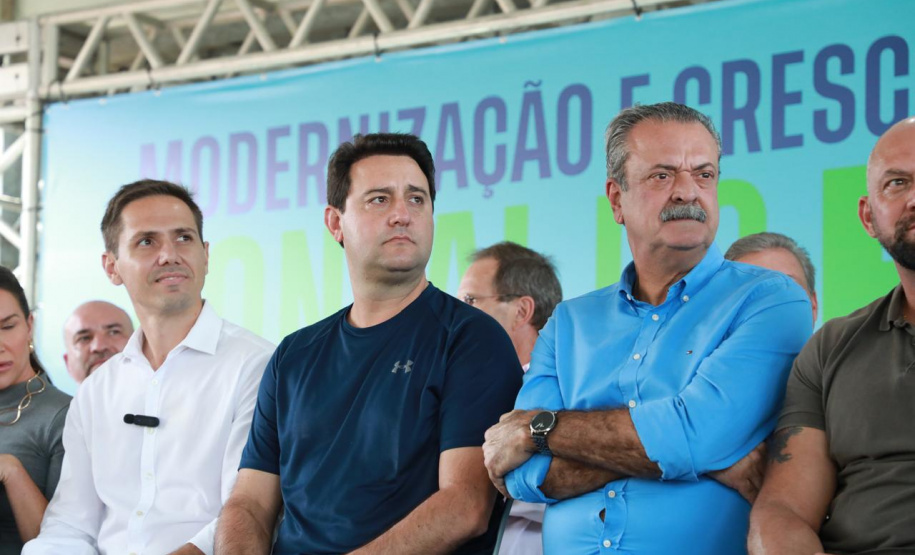 O governador Carlos Massa Ratinho Junior anunciou neste sábado (22), no balneário de Praia de Leste, o projeto de modernização da orla de Pontal do Paraná e um pacote de investimentos para a cidade que ultrapassará R$ 96 milhões