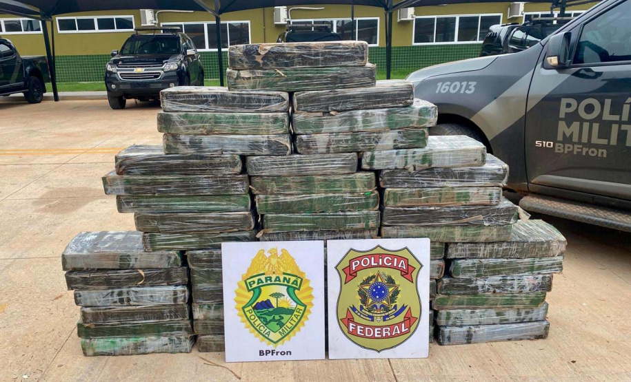 Operação Protetor: Ação da PMPR em Cruzeiro do Oeste resulta em apreensão de veículo roubado e 883 kg de Maconha
