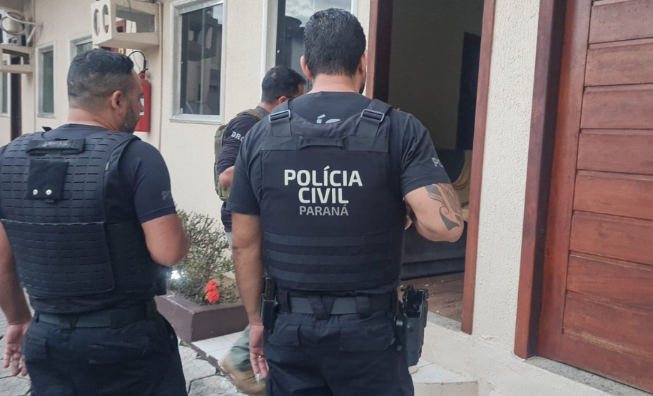 Polícia Civil do Amazonas em operação da investigação conduzida pela PCPR contra grupo de falso consórcio