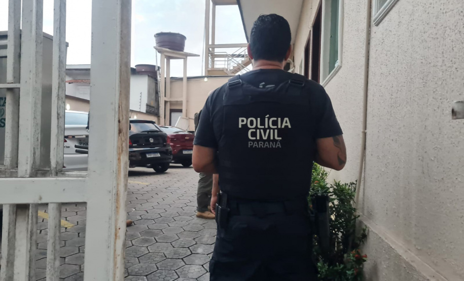 Polícia Civil do Amazonas em operação da investigação conduzida pela PCPR contra grupo de falso consórcio