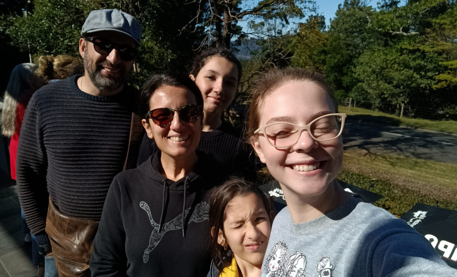 Desembarques do Ganhando o Mundo: 54 alunos concluem programa de intercâmbio na Austrália e são recebidos com festa na volta para casa