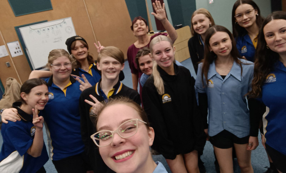 Desembarques do Ganhando o Mundo: 54 alunos concluem programa de intercâmbio na Austrália e são recebidos com festa na volta para casa