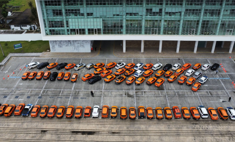 Governo do Paraná abre linha de crédito com juros subsidiados para taxistas renovarem frota