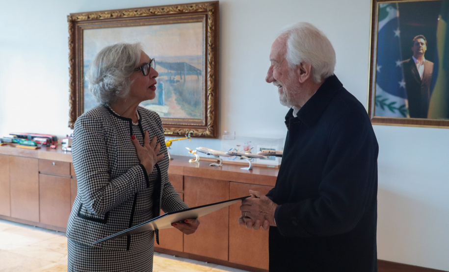 O governador em exercício Darci Piana recebe nesta terça-feira (16) a  Sra Maria Amarilla, Embaixadora do Paraguai.