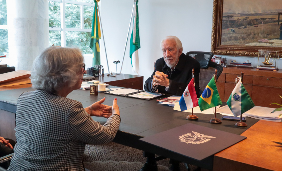 O governador em exercício Darci Piana recebe nesta terça-feira (16) a  Sra Maria Amarilla, Embaixadora do Paraguai.