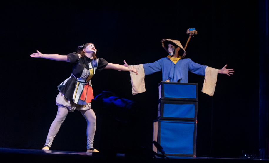 SEEC CRIANÇAS NO TEATRO