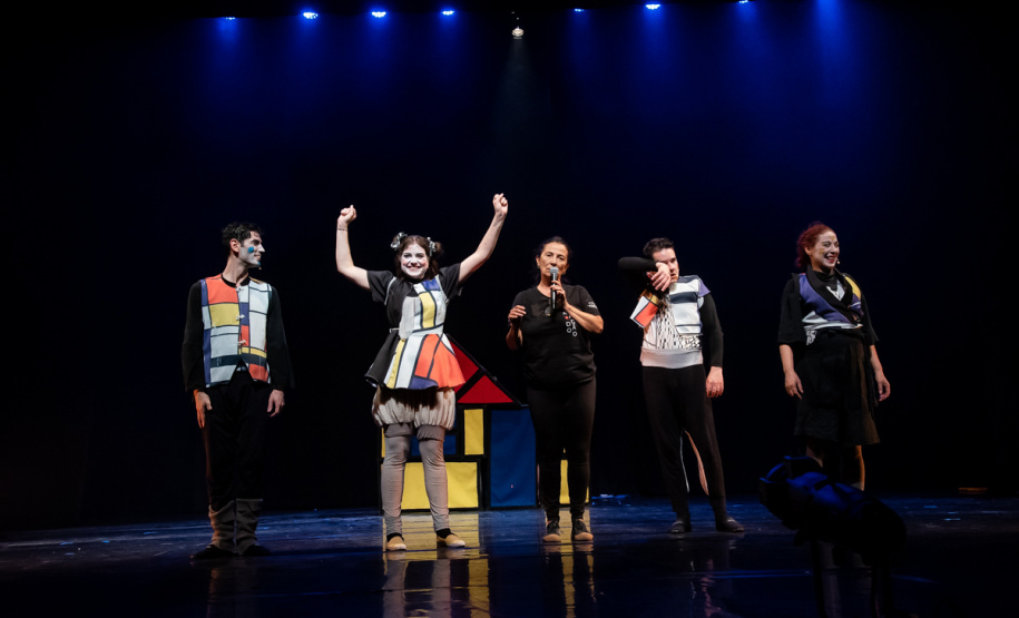 SEEC CRIANÇAS NO TEATRO