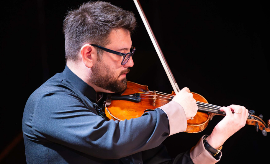 Com regência de Christian Vásquez, Orquestra Sinfônica toca Shostakovich e Vaughan Williams