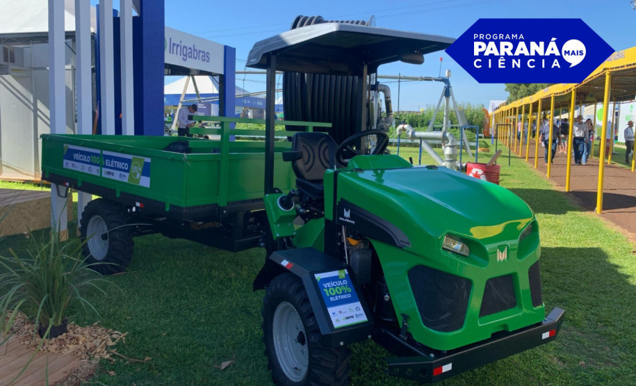 Trator elétrico desenvolvido na Unioeste promove uso de tecnologia sustentável no campo