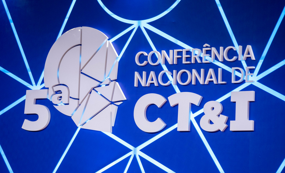 Governo do Paraná discute diretrizes para a ciência, tecnologia e  inovação em Brasília