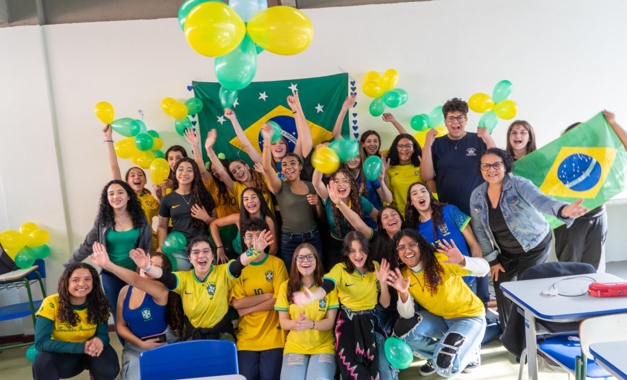 Aula de globalização: escolas estaduais mobilizaram alunos para a abertura das Olimpíadas