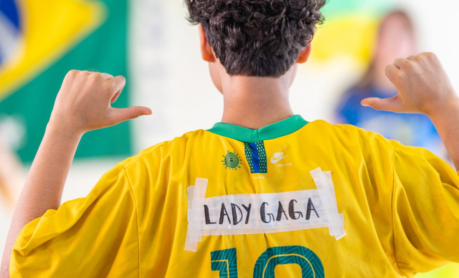 Aula de globalização: escolas estaduais mobilizaram alunos para a abertura das Olimpíadas