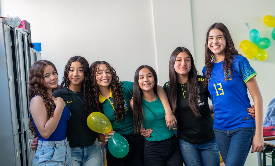 Aula de globalização: escolas estaduais mobilizaram alunos para a abertura das Olimpíadas