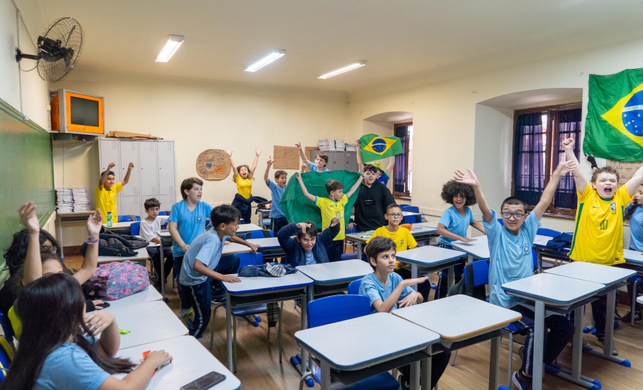 Aula de globalização: escolas estaduais mobilizaram alunos para a abertura das Olimpíadas