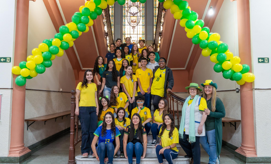 Aula de globalização: escolas estaduais mobilizaram alunos para a abertura das Olimpíadas