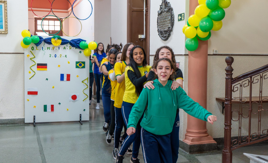 Aula de globalização: escolas estaduais mobilizaram alunos para a abertura das Olimpíadas
