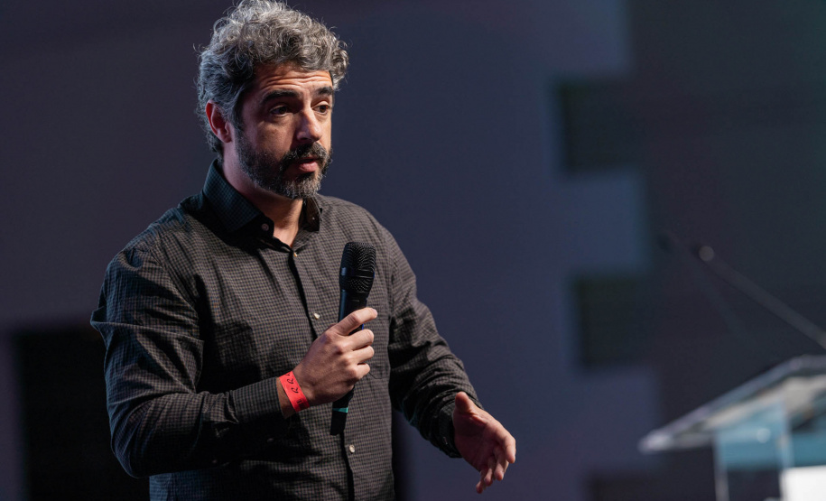 Educação promove encontro para capacitar diretores da rede e gestores dos Núcleos Regionais de Educação (NREs) de todo o Estado