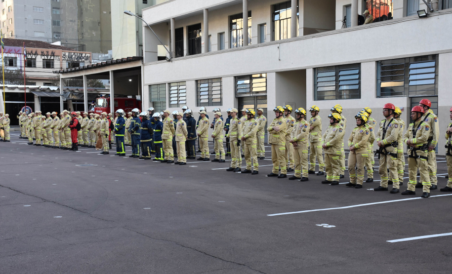 No dia 2 de julho, em celebração ao Dia do Bombeiro Brasileiro, o  Corpo de Bombeiros do Paraná (CBMPR) realizou uma solenidade especial, com desfiles e homenagens