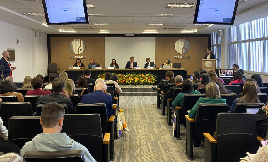 Telessaúde Paraná apresenta ações no encontro de Saúde Digital na região Sul do País