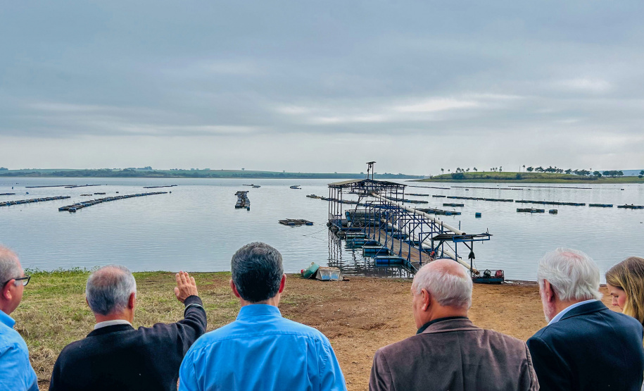 O governador em exercício Darci Piana recebeu o ministro da Pesca e Aquicultura, André de Paula, em uma visita a produtores de tilápia em Alvorada do Sul e Bela Vista do Paraíso, na região Norte do Paraná, nesta segunda-feira (15).