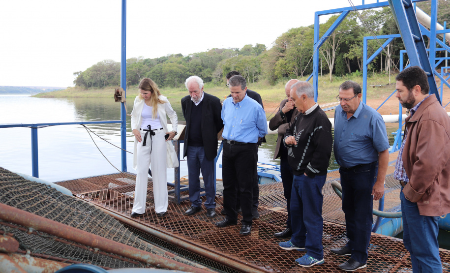 O governador em exercício Darci Piana recebeu o ministro da Pesca e Aquicultura, André de Paula, em uma visita a produtores de tilápia em Alvorada do Sul e Bela Vista do Paraíso, na região Norte do Paraná, nesta segunda-feira (15).