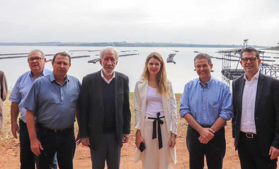 O governador em exercício Darci Piana recebeu o ministro da Pesca e Aquicultura, André de Paula, em uma visita a produtores de tilápia em Alvorada do Sul e Bela Vista do Paraíso, na região Norte do Paraná, nesta segunda-feira (15).