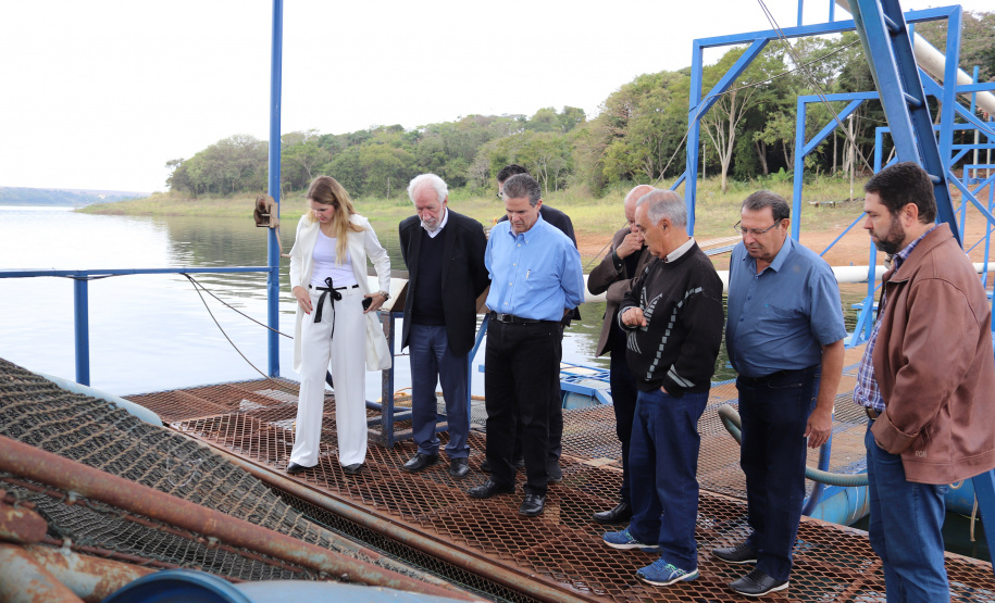 O governador em exercício Darci Piana recebeu o ministro da Pesca e Aquicultura, André de Paula, em uma visita a produtores de tilápia em Alvorada do Sul e Bela Vista do Paraíso, na região Norte do Paraná, nesta segunda-feira (15).