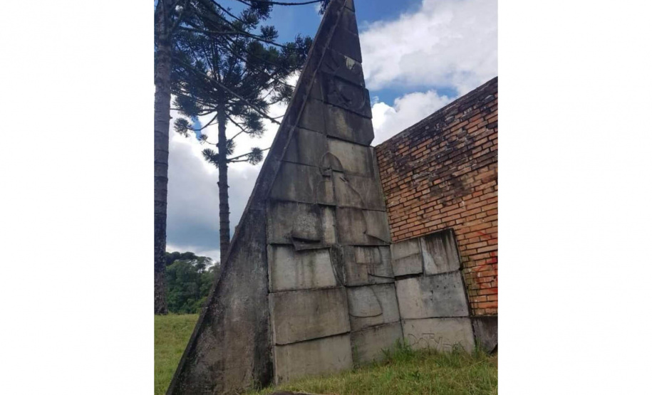 -DER/PR contrata restauração de monumento rodoviário de Poty Lazzarotto