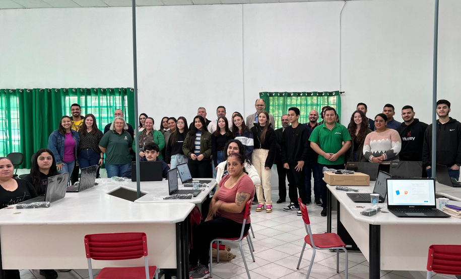 Alunos selecionados do projeto Talento Tech dão início a cronograma de aulas