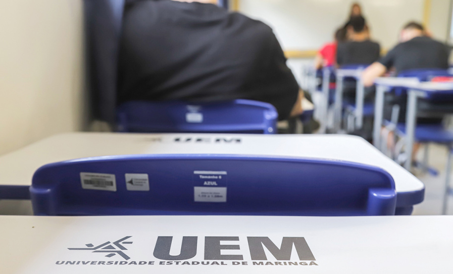 UEM abre concurso com 82 vagas para docentes; salários vão até R$ 16,5 mil