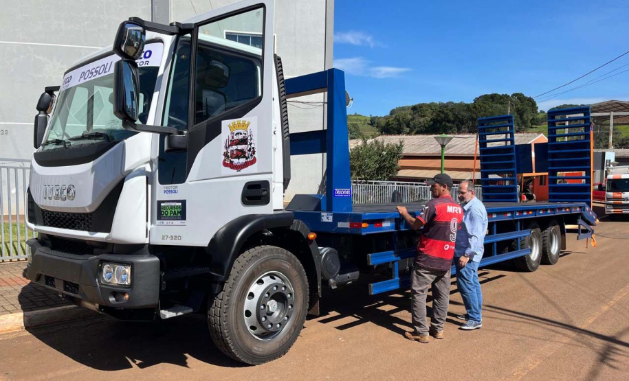 Goioxim é mais um município que foi contemplado no início deste ano com recursos a fundo perdido via Secid. Com a liberação no valor de R$ 735.800,00, a prefeitura comprou um caminhão com plataforma (prancha), zero quilômetro.