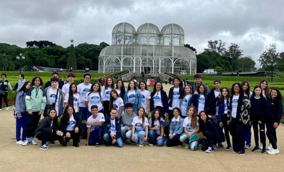 Intercambistas do Ganhando o Mundo do NRE de Campo Mourão recebem apoio psicológico para lidar com desafios da viagem