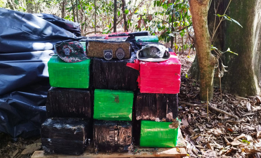 Polícia Ambiental apreende 933,85 kg de substância análoga a maconha em Umuarama