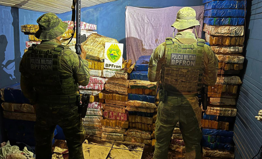 Policiais militares apreendem mais de 1,7 toneladas de substância análoga à maconha em Toledo